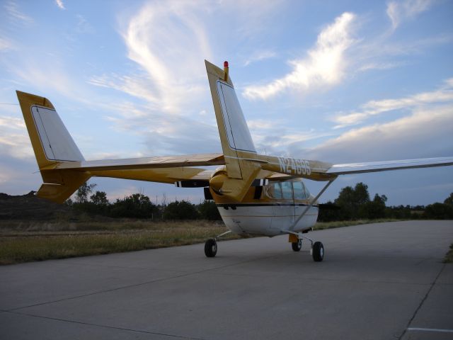 Cessna Super Skymaster (N2469S) - BUILT IN DUAL VERTICAL STABS; NO YAW DAMP NEEDED HERE.