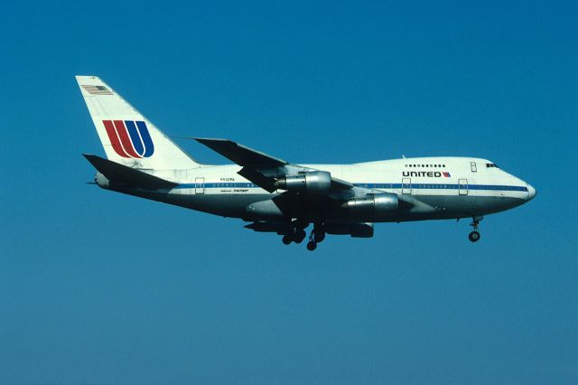 BOEING 747SP (N532PA) - Final Approach to Narita Intl Airport Rwy16 on 1986/04/13