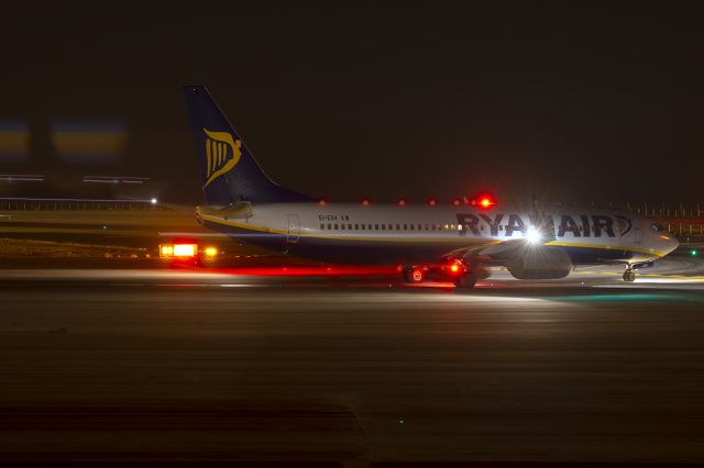 Boeing 737-800 (EI-ESV)