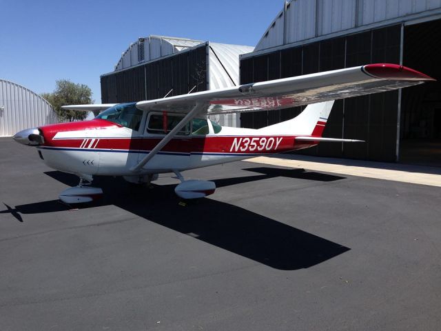 Cessna Skylane (N3590Y)