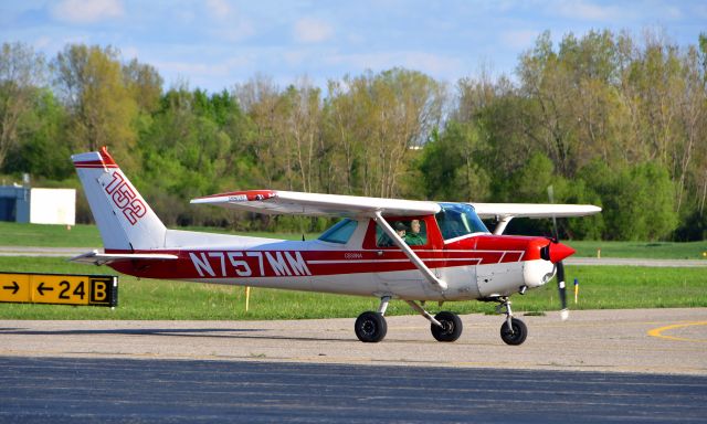 Cessna 152 (N757MM) - Cessna 152 N757MM in Ann Arbor 