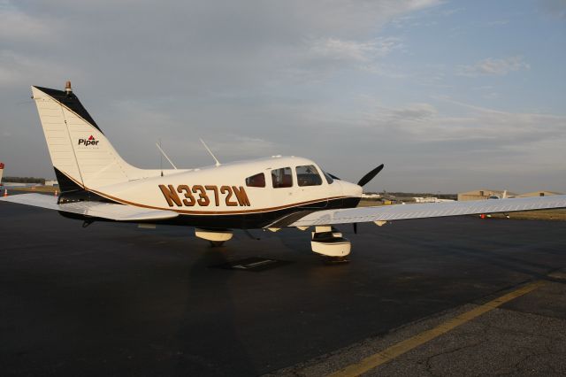 Piper Cherokee (N3372M)