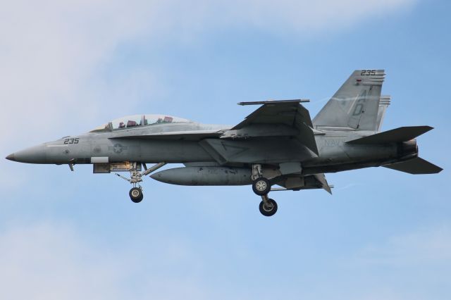 McDonnell Douglas FA-18 Hornet (16-6468)