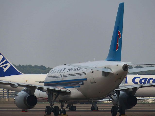 Airbus A319 (B-6039) - I took this picture on Sep 10, 2019.br /This B-6039 has the vertical tail logo removed. This will be followed by US registration N875UA.