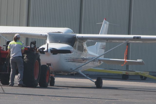 Cessna Skyhawk (N118ET)