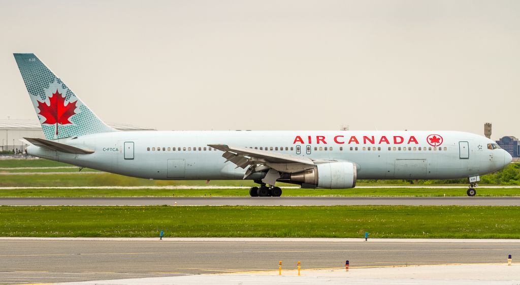 BOEING 767-300 (C-FTCA)