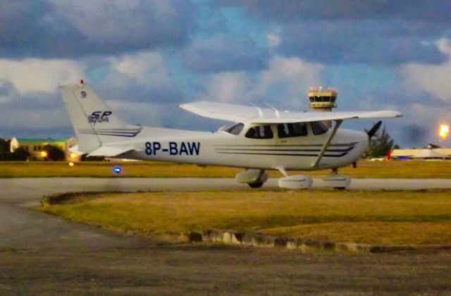 Cessna Skyhawk (8P-BAW)