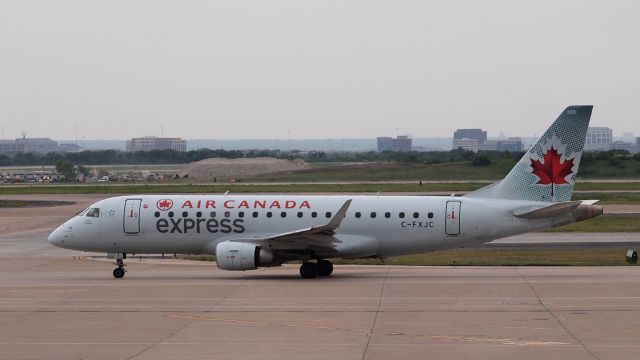 Embraer ERJ 175 (C-FXJC)