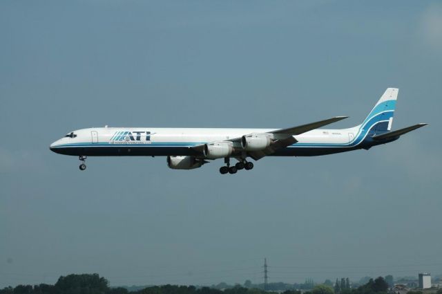 McDonnell Douglas DC-8-70 (ATN828)