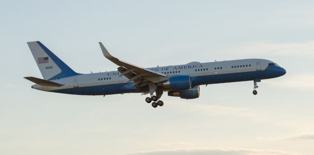 Boeing 757-200 (N90015) - President Trump arriving into Manchester for a campaign rally on 8/28/2020.br /Shot with a Nikon D3200 w/ Nikkor 70-300mmbr /Best viewed in Full Size