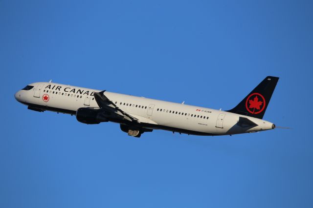 Airbus A321 (C-GJWN)