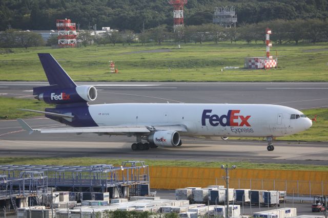 Boeing MD-11 (N573FE)