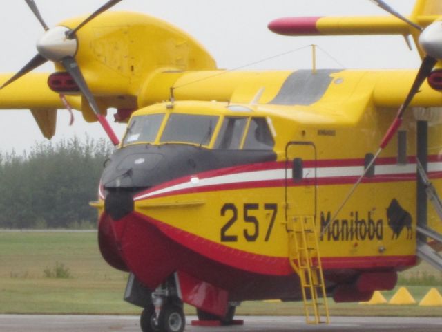 Canadair CL-415 SuperScooper (C-GMFY)