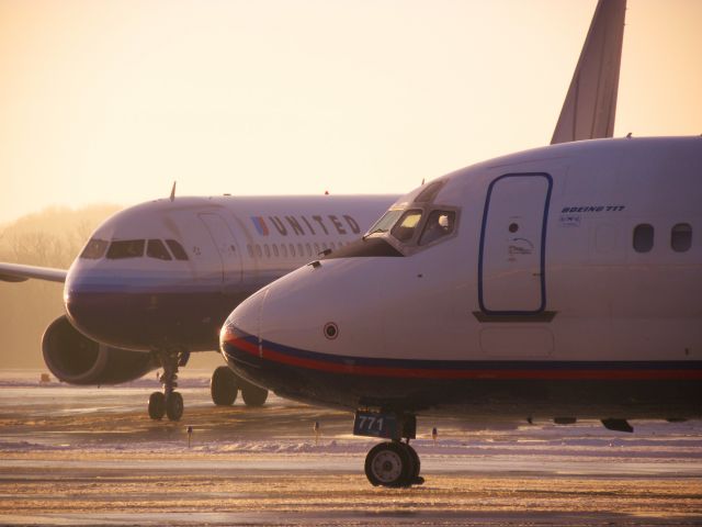 Boeing 717-200 (N603AT) - Good morning United as flight 1740 to MCO heads off from PIT