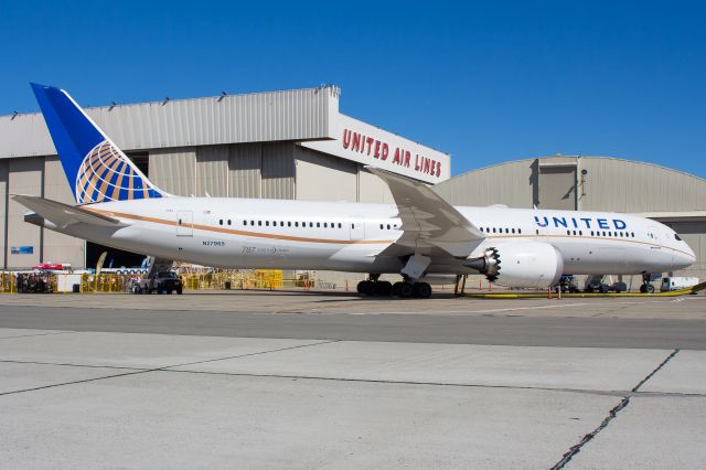 Boeing 787-9 Dreamliner (N27965)