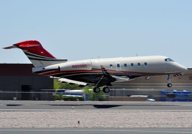 Bombardier Challenger 300 (N800BD)