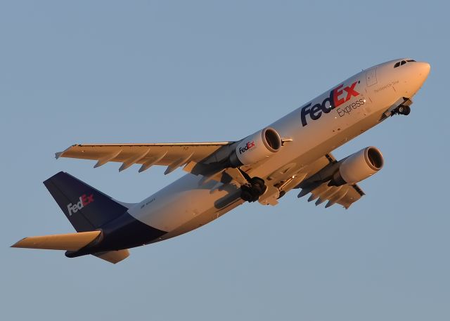 Airbus A300F4-600 (N689FE)