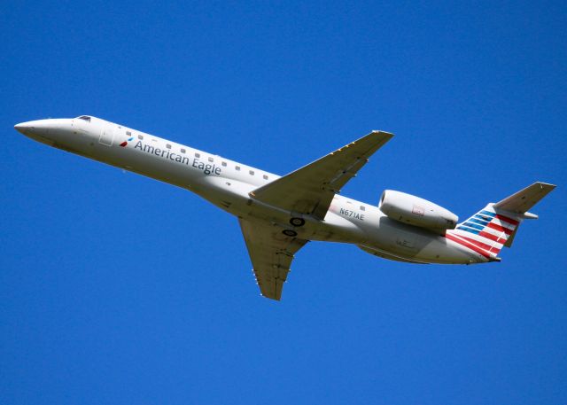 Embraer ERJ-145 (N671AE) - At Shreveport Regional.