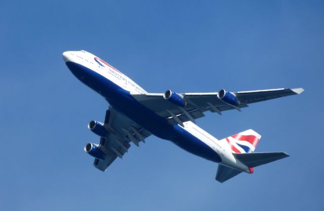 Boeing 747-400 (G-BNLP) - This view is of a British Airways Boeing 747-400 a few minutes until landing in the Spring of 2017.