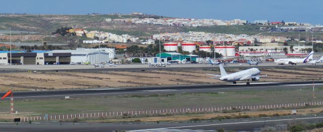 Airbus A320 (EC-LQL) - EC-LQL Vueling Airbus A320-232 LPA/GCLP Spotting