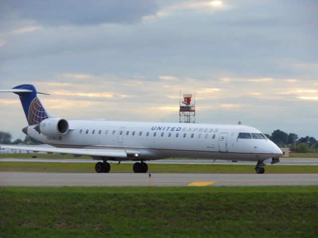 Canadair Regional Jet CRJ-700 (N501MJ)