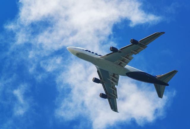 Boeing 747-400 (N499MC)