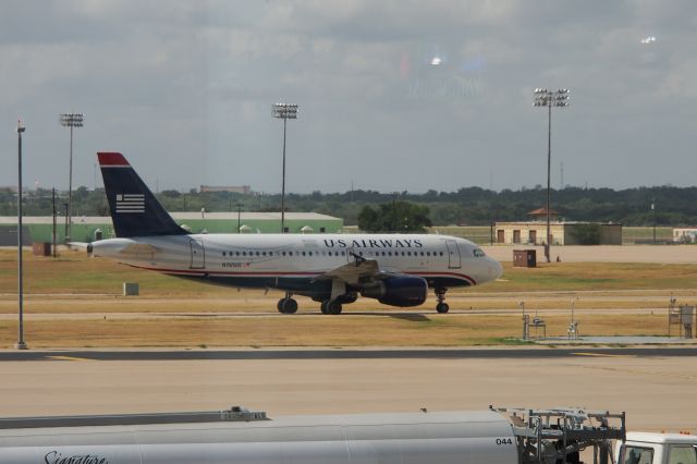 Airbus A320 (N765US)