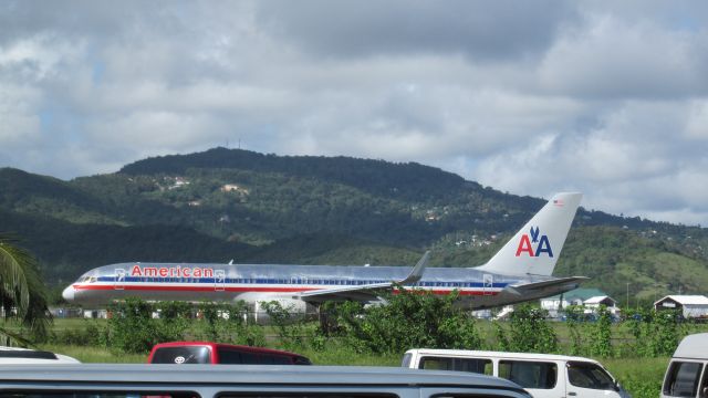 BOEING 767-200 (N676AN)