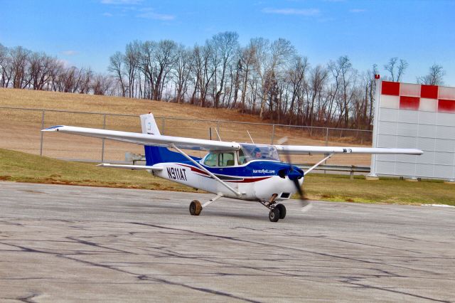 Cessna Skyhawk (N911AT)