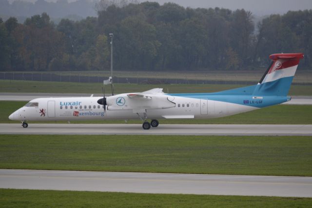 de Havilland Dash 8-400 (LX-LGF)