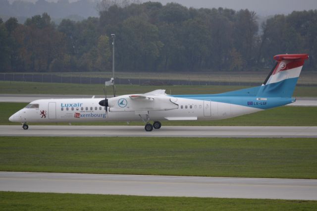 de Havilland Dash 8-400 (LX-LGF)