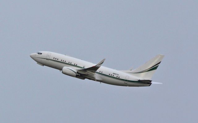 Boeing 737-700 (N50TC) - n50tc b737-7 bbj dep shannon 11/1/17.