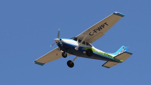 Piper Cheyenne 2 (C-FWPT) - West end of runway