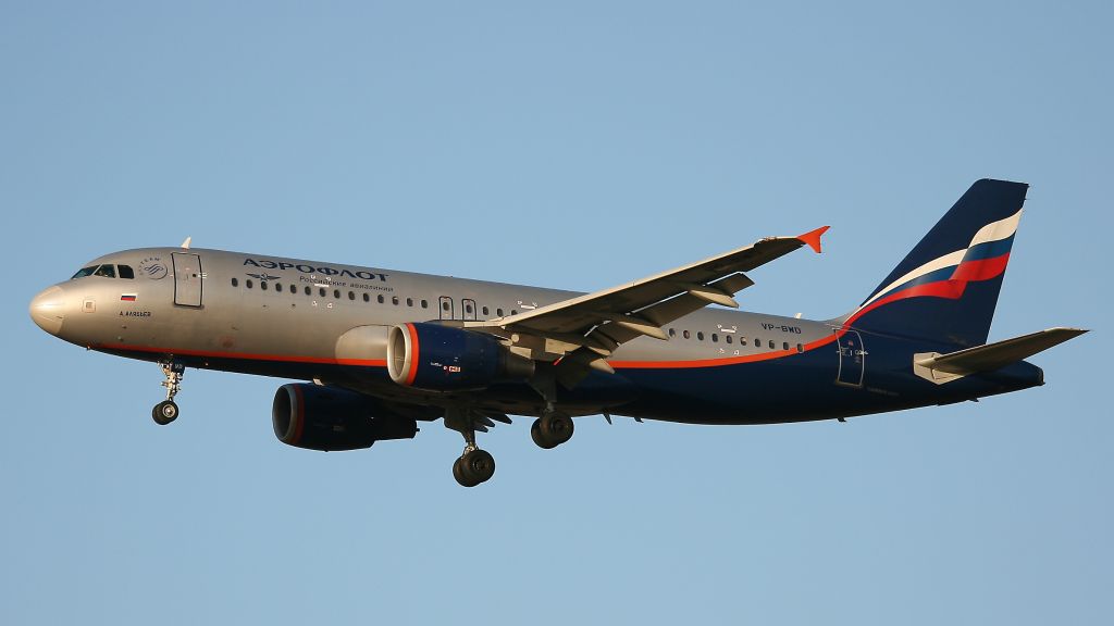 VP-BWD — - Airbus A320-214 de la compagnie Aéroflot en approche courte de la piste 08R/26L de l aéroport de Roissy Charles De Gaulle (CDG-LFPG), en provenance de Moscou Sheremetyevo (SVO-UUEE).