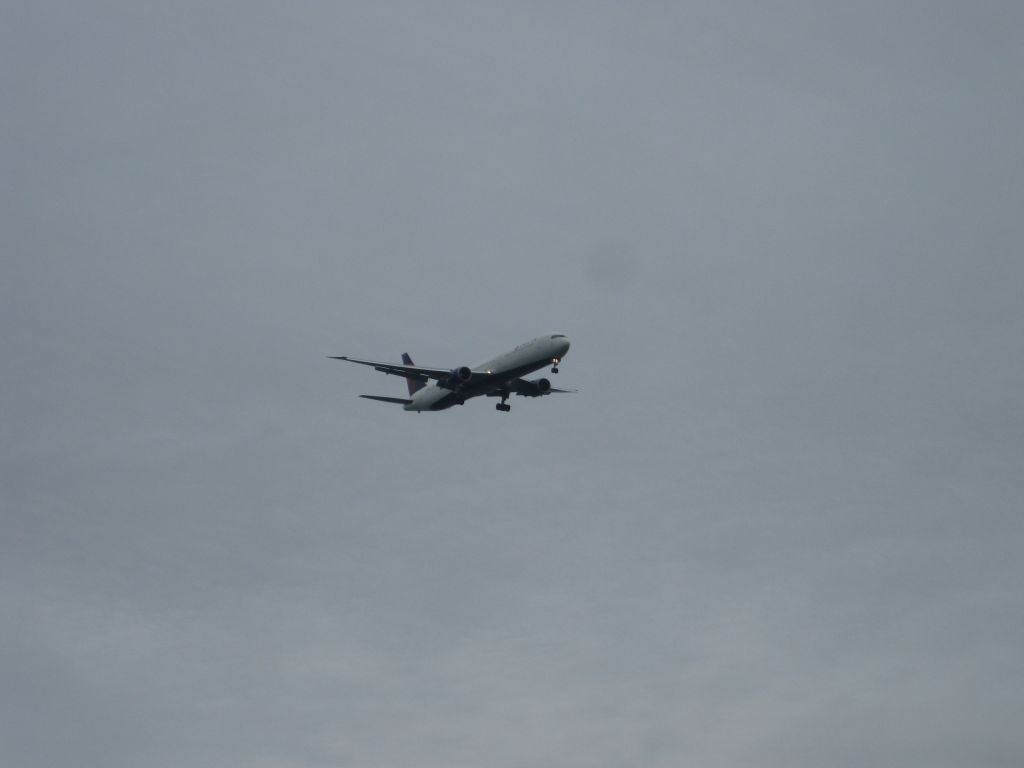 BOEING 767-400 (N839MH) - Delta 187 heavy from Heathrow