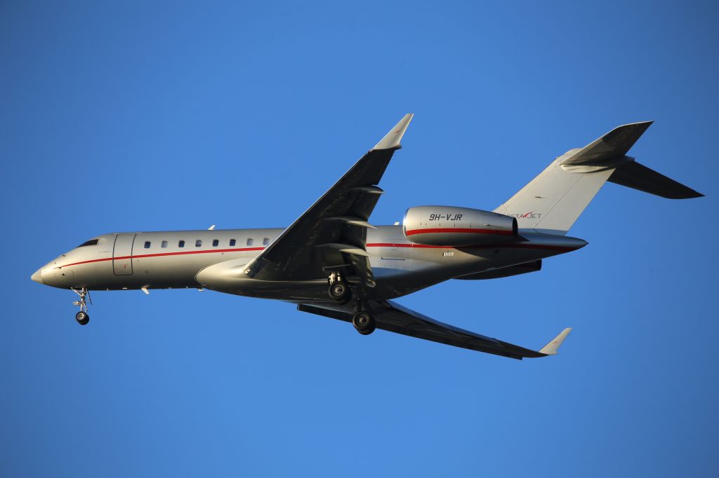 Bombardier Global Express (9H-VJR)