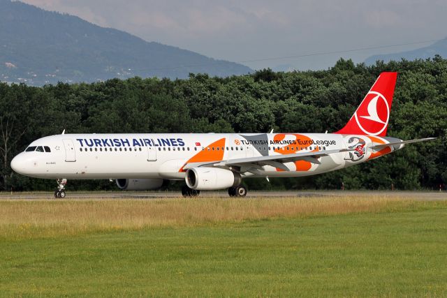 Airbus A321 (TC-JRO) - "EuroLeague" special colors.