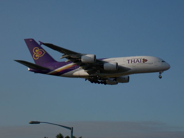 Airbus A380-800 (HS-TUA)