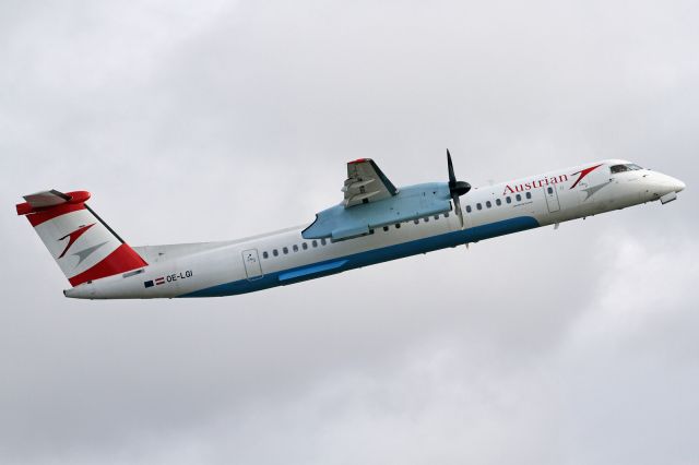 de Havilland Dash 8-400 (OE-LGI)
