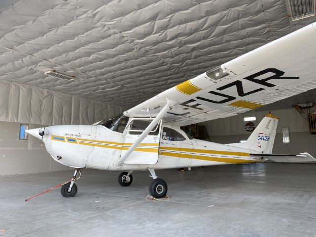 Cessna Skyhawk (C-FUZR)