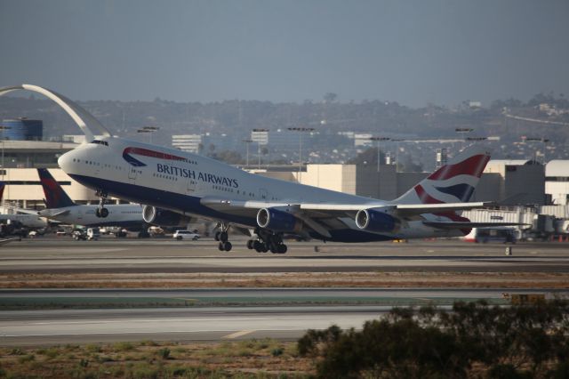 Boeing 747-400 (G-BNLN) - AIRBORNE