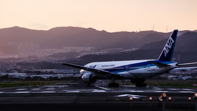 Boeing 777-200 (JA8967)