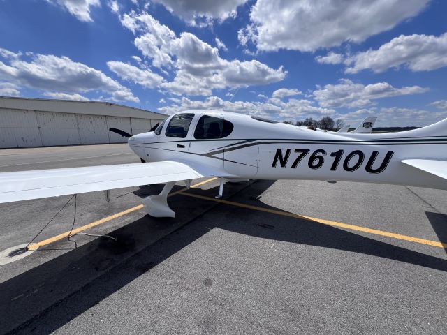 Cirrus SR-20 (N7610U)