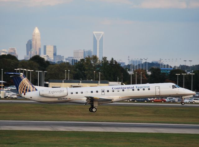 Embraer ERJ-145 (N14904) - Arriving 18C - 10/24/10