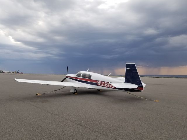 Mooney M-20 Turbo (N1086S) - Setting on the tarmac in Billing, MT 