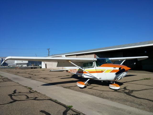 Cessna Skyhawk (N6598E)