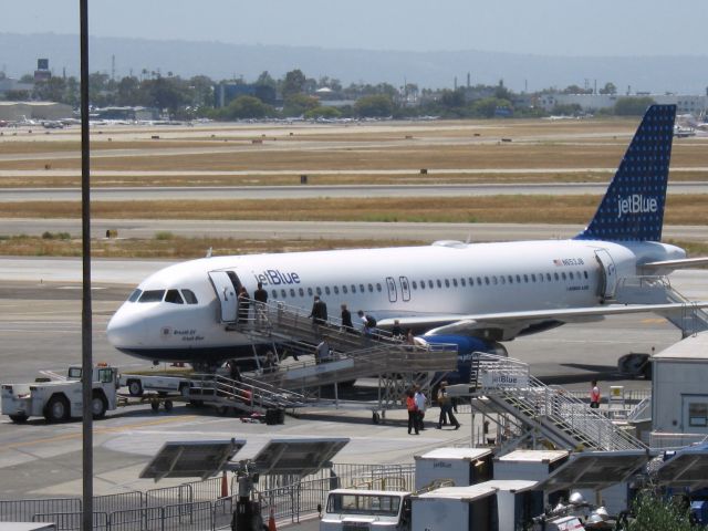 Airbus A320 (N653JB) - Parked at gate
