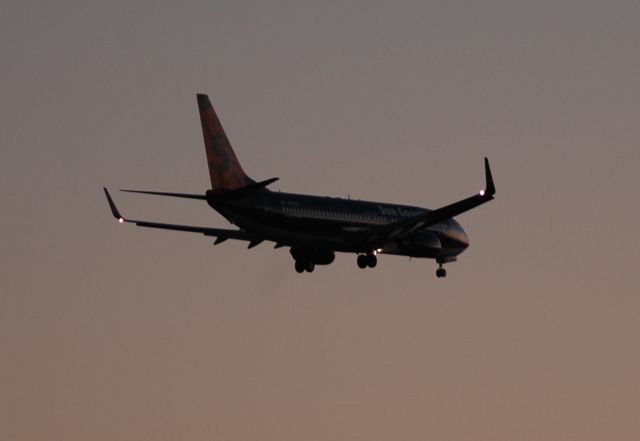 Boeing 737-800 (SCX8163)