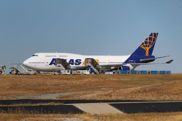 Boeing 747-400 (N322SG) - View in full for highest quality. Atlas Air 747-481, a football charter carrying the Baltimore Ravens. 