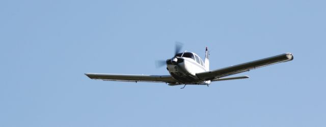 Piper Cherokee Arrow (N8732C)